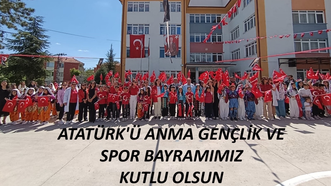Bütün ümidim gençliktedir. Ey yükselen yeni nesil, istikbal sizindir...